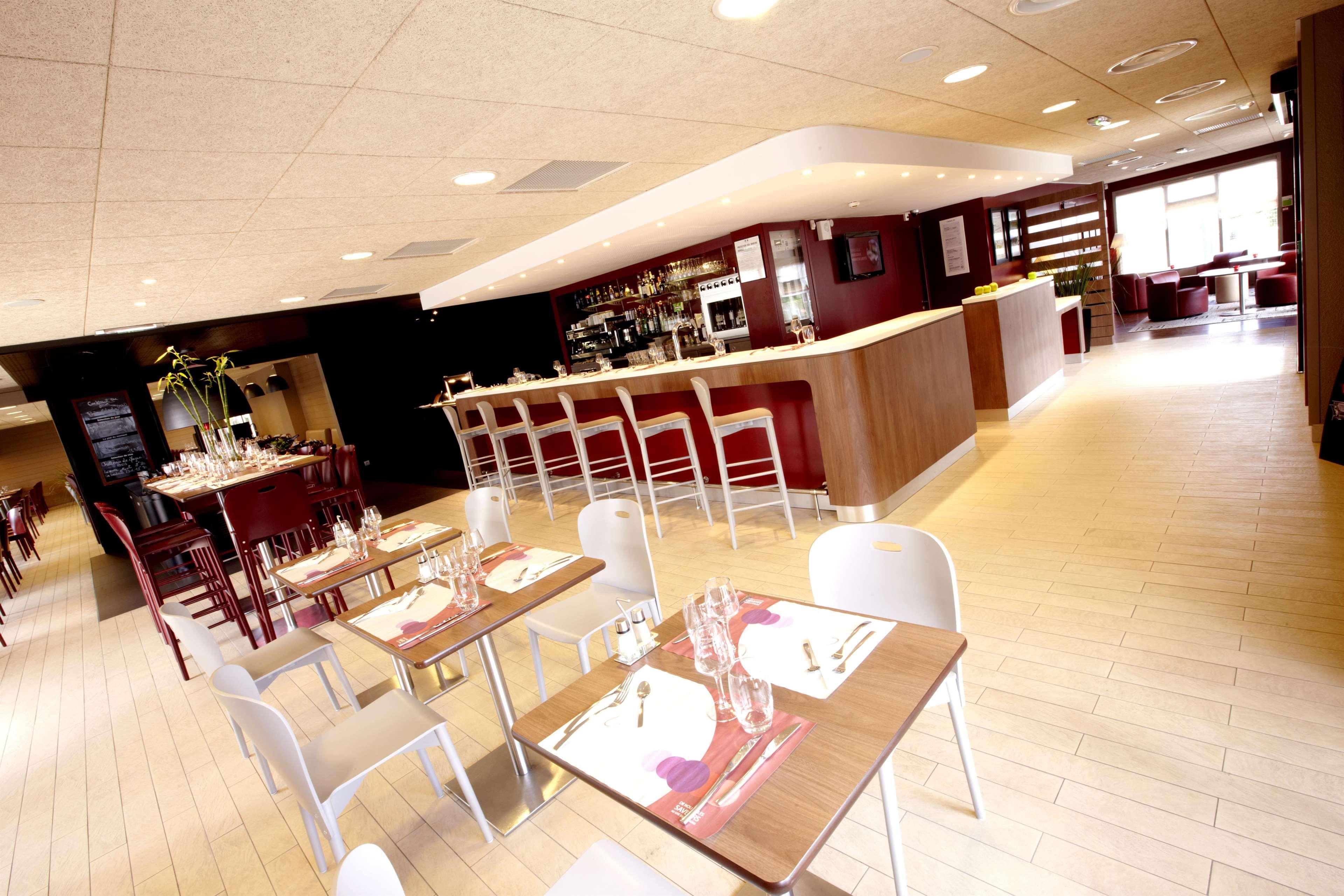 Hotel Campanile Guéret Restaurante foto