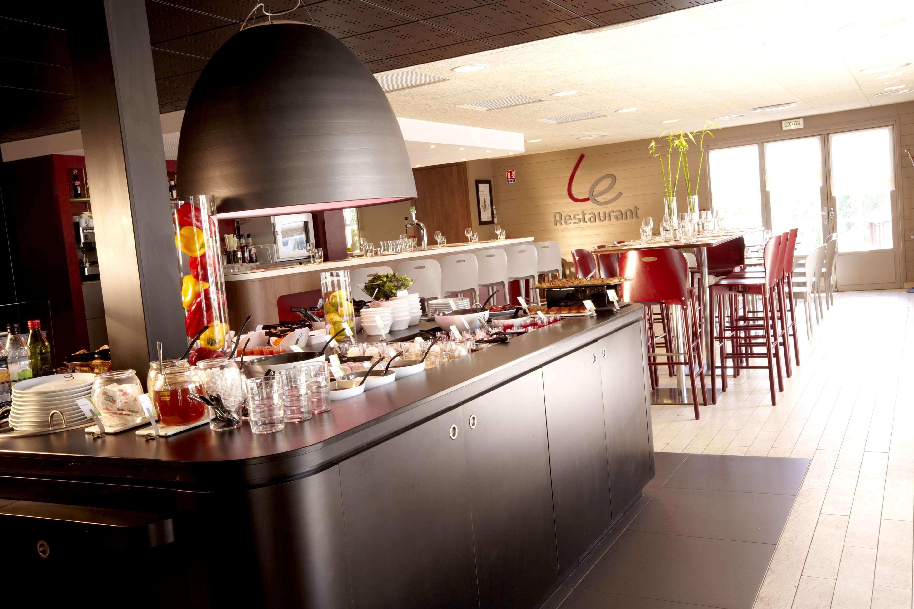 Hotel Campanile Guéret Restaurante foto